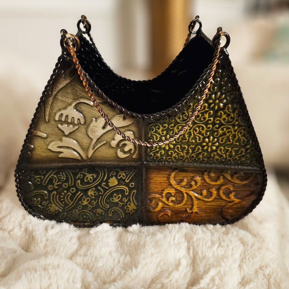 Vintage-style Wrought Metal Decorative Basket Bag Purse Home Decor 11x8x5